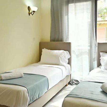 New Times Home & Hotels Near Metro Station Athens Center ภายนอก รูปภาพ