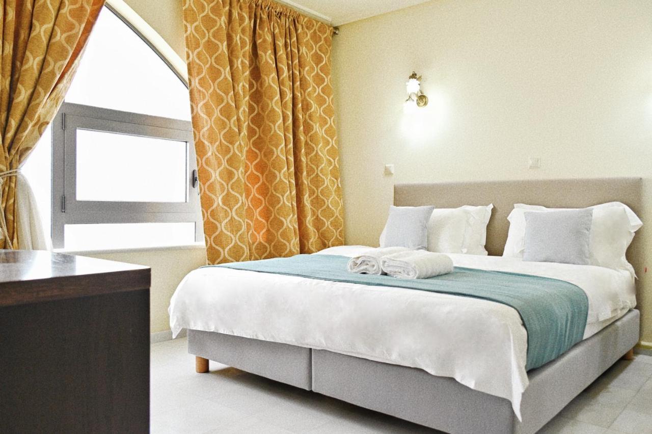 New Times Home & Hotels Near Metro Station Athens Center ภายนอก รูปภาพ
