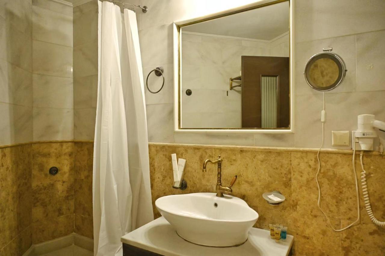 New Times Home & Hotels Near Metro Station Athens Center ภายนอก รูปภาพ