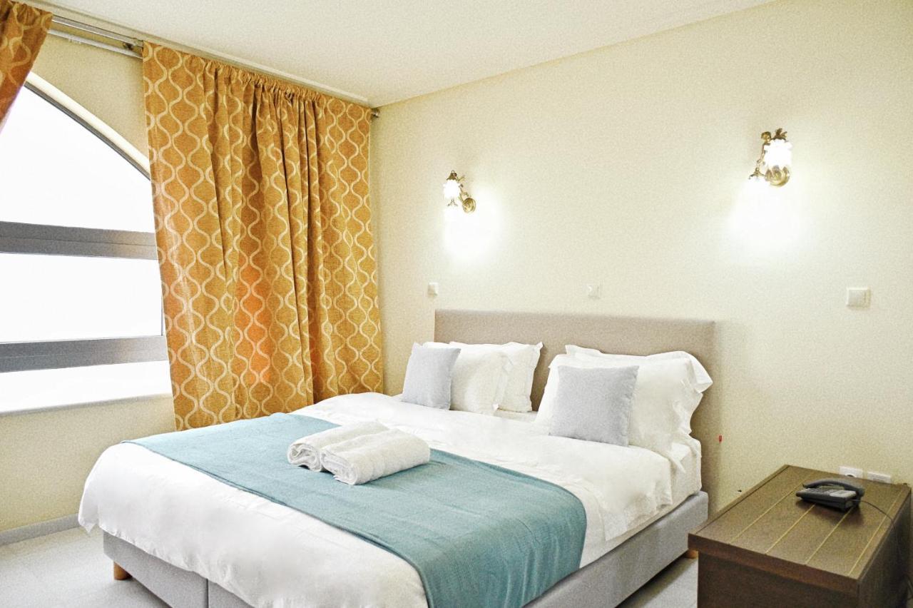 New Times Home & Hotels Near Metro Station Athens Center ภายนอก รูปภาพ