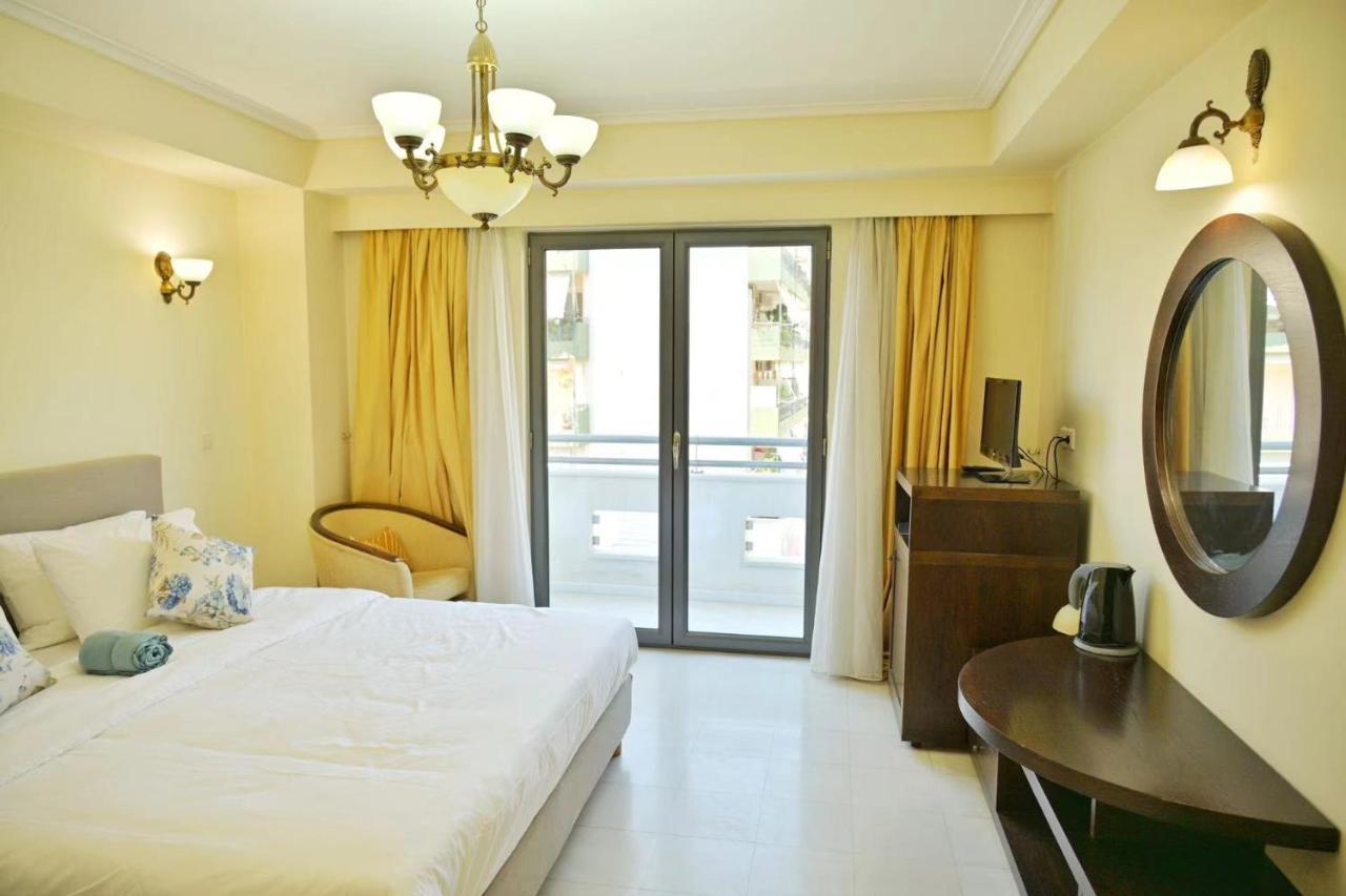 New Times Home & Hotels Near Metro Station Athens Center ภายนอก รูปภาพ