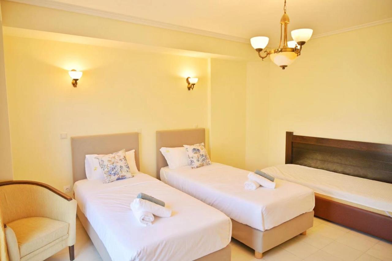 New Times Home & Hotels Near Metro Station Athens Center ภายนอก รูปภาพ